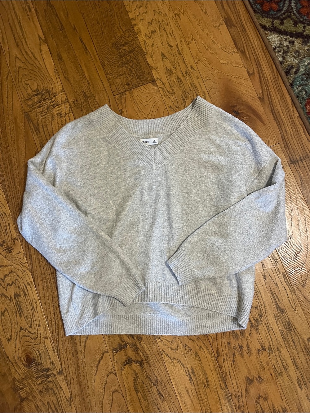 Hollister Light Gray V-Neck Women's Sweater